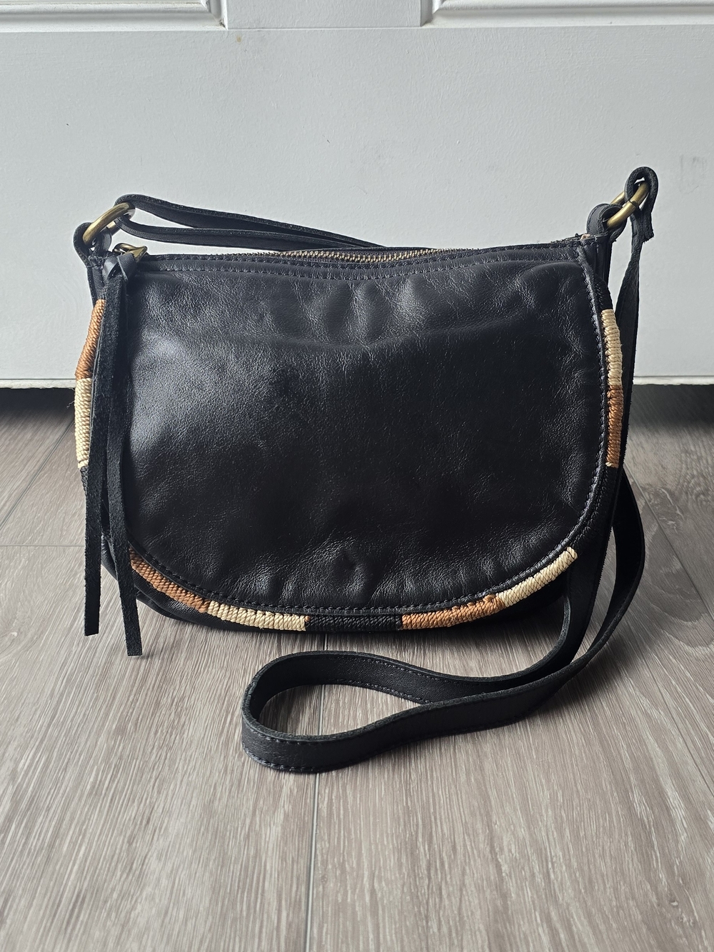 The Sak Sayulita Gen Saddle Bag Black Leather Woven Trim Crossbody Boho Chic